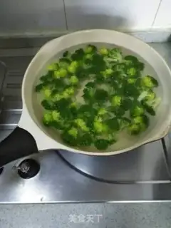 Make The broccoli sprouts step 2