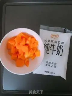 Make Mango milkshake step 0