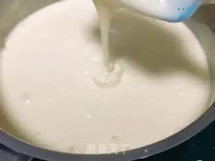 Make Six-inch twilight cake step 10