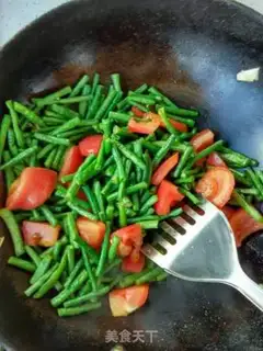 Make Tomato fried beans step 6