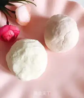 Make Double-coloured buns step 3