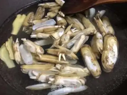 Make The oiled snail step 2
