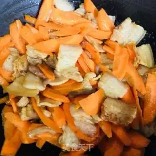 Make Carrot makes five flowers step 3