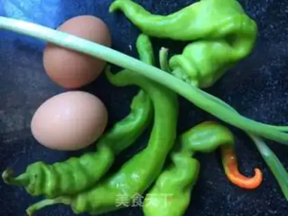 Make Pepper fried eggs step 0