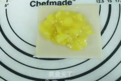 Make Sweet pineapple pie step 4