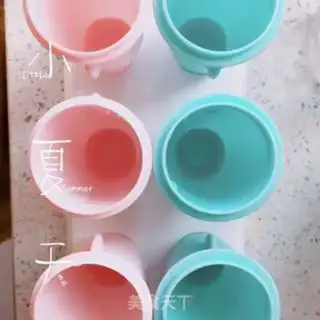 Make Watermelon popsicle step 2