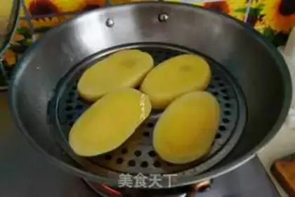 Make Coconut cheese potato ball step 1