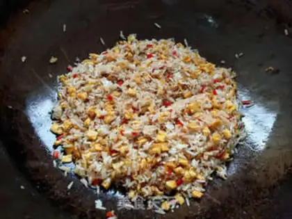 Make radish and egg fried rice step 7