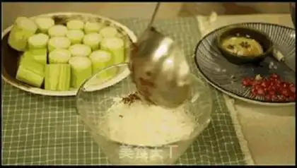 Make Steaming silk melons step 2