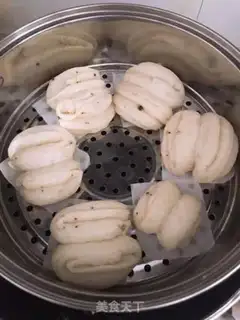 Make Pretzel rolls step 8