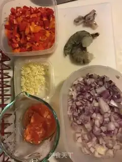 Make Spanish seafood step 0