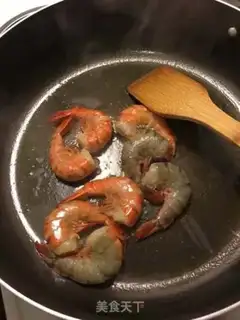 Make Spanish seafood step 2