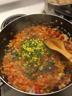 Make Spanish seafood step 5