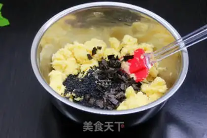 Make Black Sesame Seaweed Biscuit step 5