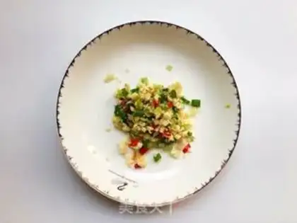 Make Garlic fan dolls step 2