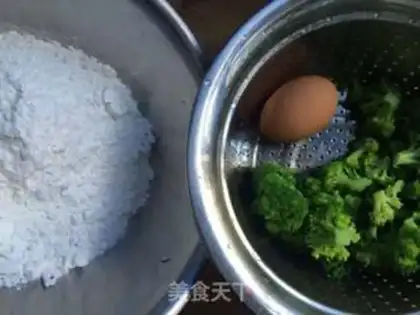Make A broccoli eggcake step 2