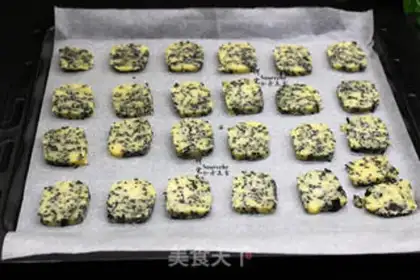 Make Black Sesame Seaweed Biscuit step 8