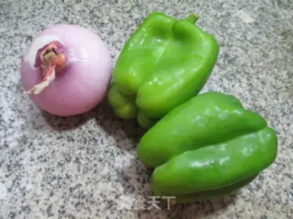 Make Onion fried light pepper step 0