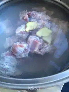 Make Double radish steak soup step 1
