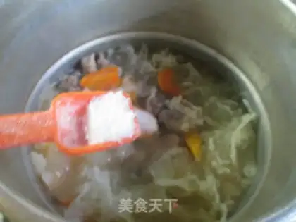 Make Carrot, silver-eared ribs soup step 4