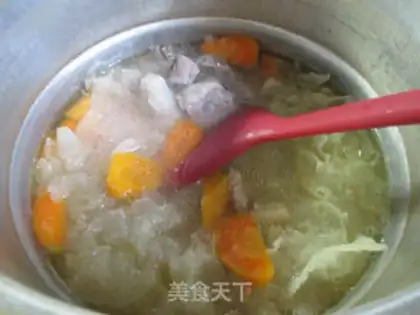 Make Carrot, silver-eared ribs soup step 5
