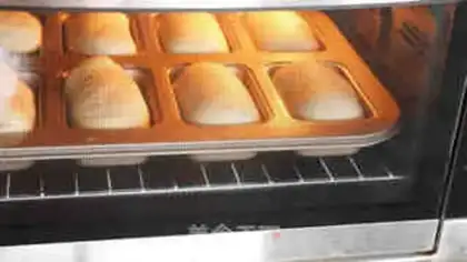 Make Sand and tea, cream and cream step 0