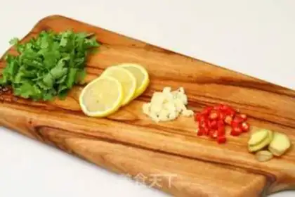 Make Sour chicken claws step 1