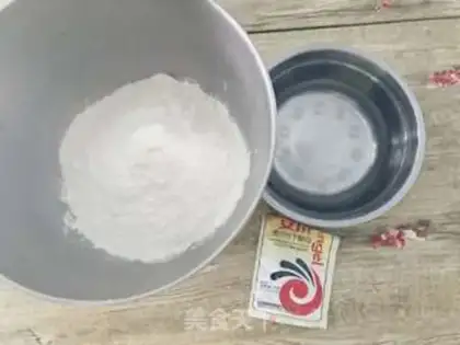 Make Frozen pork buns step 1