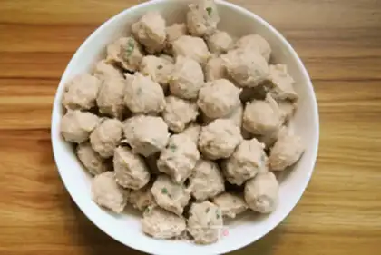 Make Chicken meatballs with sand and tea step 4