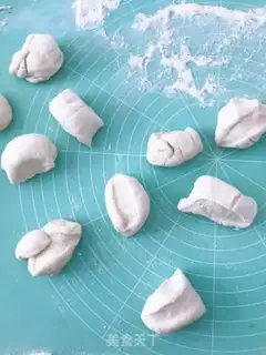 Make Frozen pork buns step 5