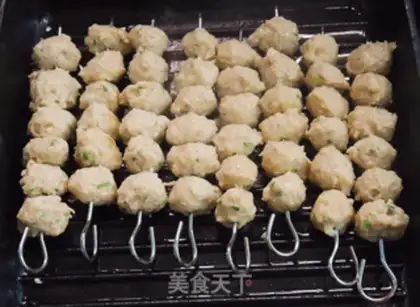 Make Chicken meatballs with sand and tea step 7