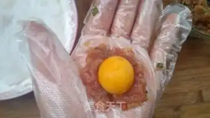 Make Silver silk hugs the ball step 5
