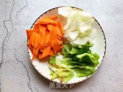 Make Three-coloured little fried meat step 2