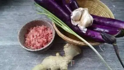 Make Tore the eggplant with the last hand step 0