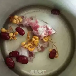 Make Porridge and pork soup step 1