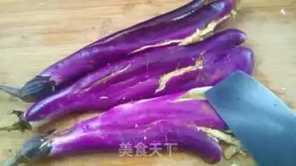 Make Tore the eggplant with the last hand step 1