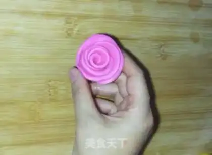 Make Rolling candy roses step 9