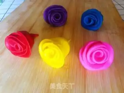 Make Rolling candy roses step 10