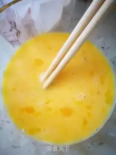 Make Pickle fried eggs step 1