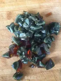 Make Gold three-coloured eggs step 0