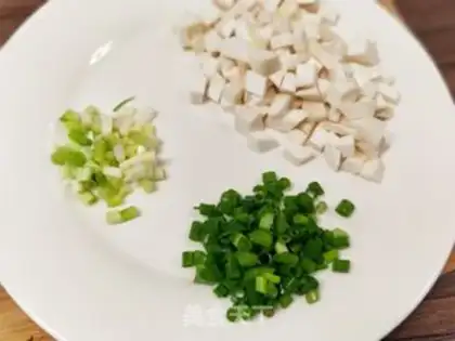 Make eel sauce noodles step 1