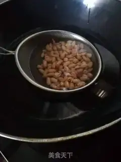 Make Peanut pig feet step 2