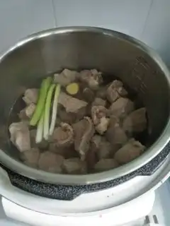 Make A lamb stew with radish step 4