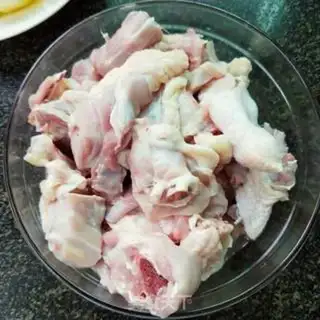 Make Yellow chicken step 0