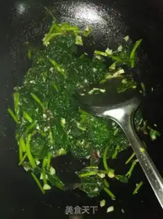 Make Garlic melon leaves step 4