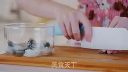 Make Bread crumbs and shrimp step 1