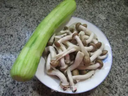 Make Crab mushrooms and smelts step 0