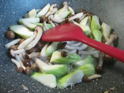Make Crab mushrooms and smelts step 3