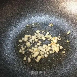 Make Garlic meat chops for four season beans step 1