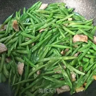Make Garlic meat chops for four season beans step 3